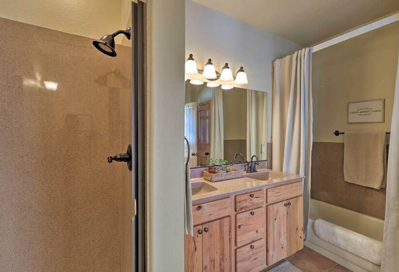 Munds Park Cabin: Deck, Near Pinewood Golf Course