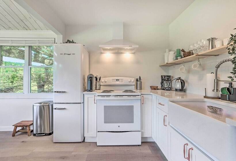 Catskills Sanctuary W/ Lake Access + Hot Tub