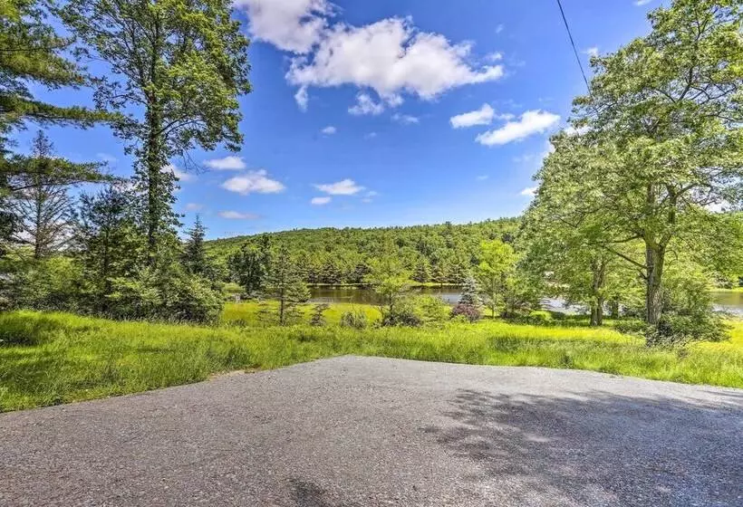 Catskills Sanctuary W/ Lake Access + Hot Tub