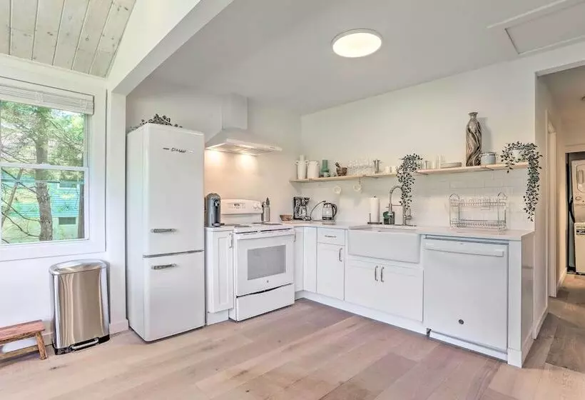 Catskills Sanctuary W/ Lake Access + Hot Tub