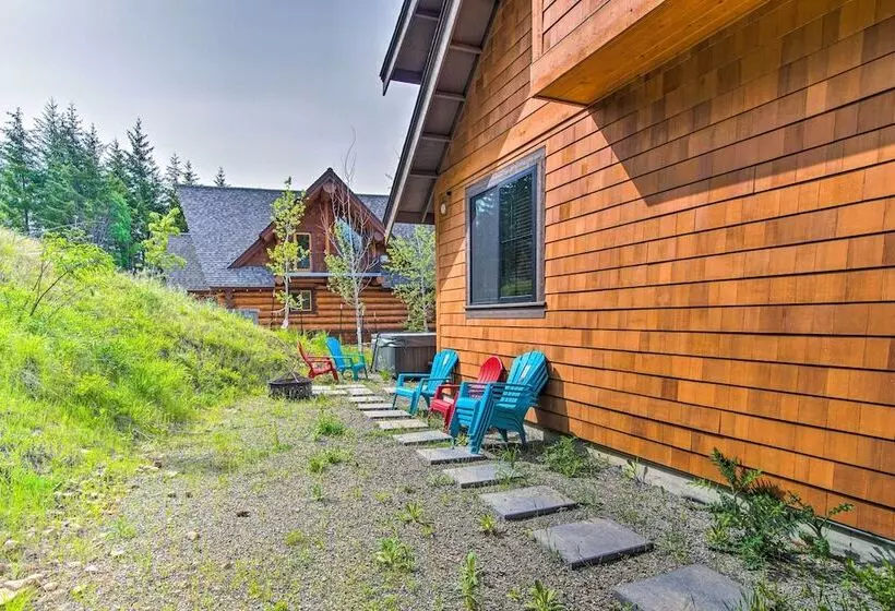 Cle Elum Cabin W/ Hot Tub & Breathtaking View