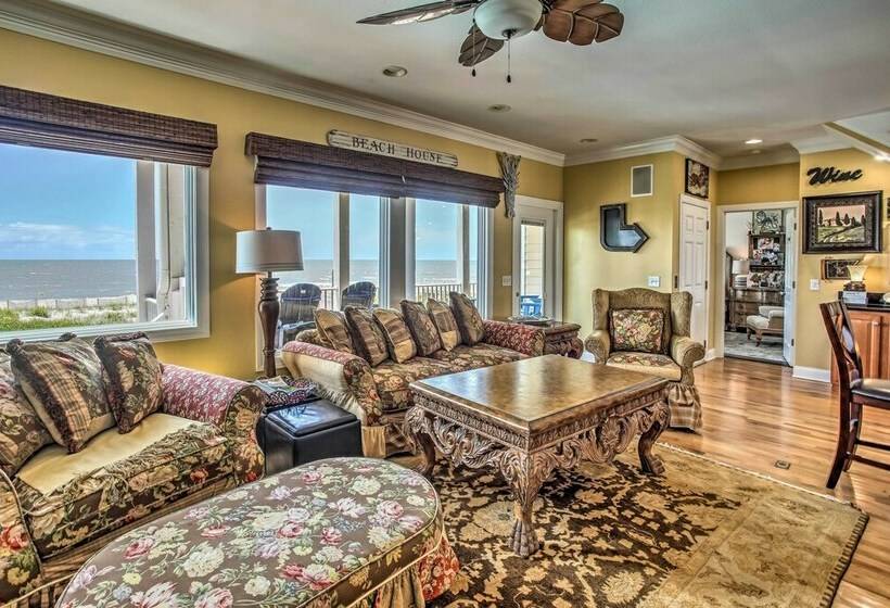 Coastal Retreat W/ Hot Tub: Steps To Beach!