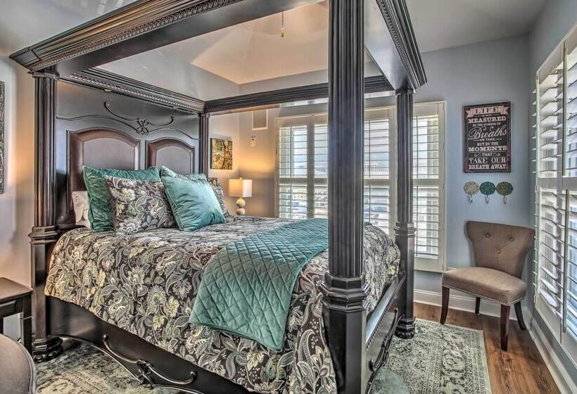 Coastal Retreat W/ Hot Tub: Steps To Beach!