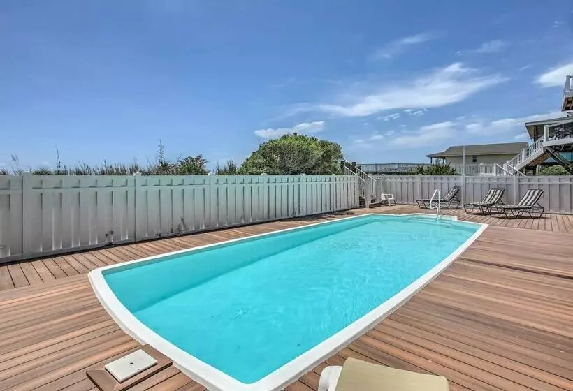 Coastal Retreat W/ Hot Tub: Steps To Beach!