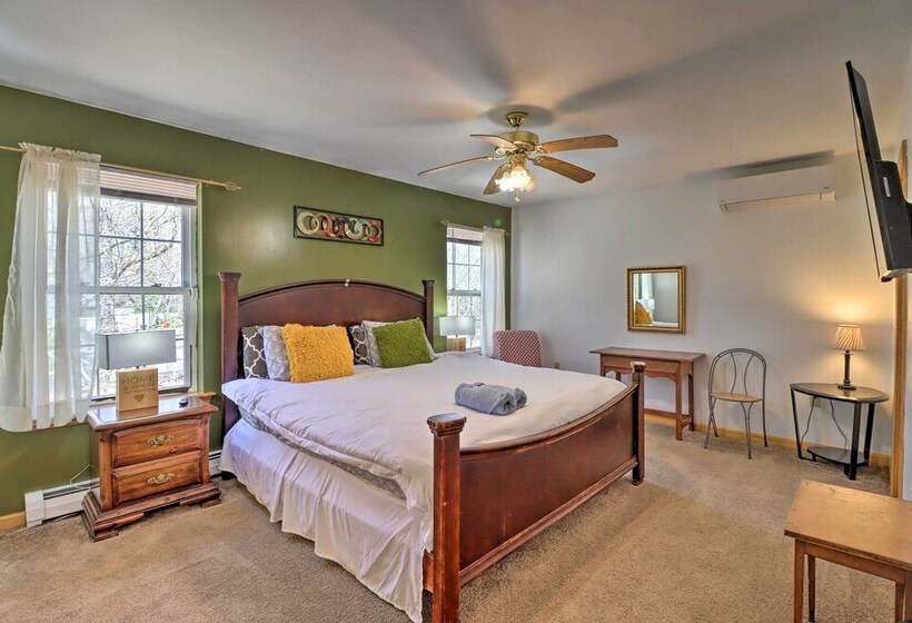 Colonial House In Quiet Area Near Camelback Resort