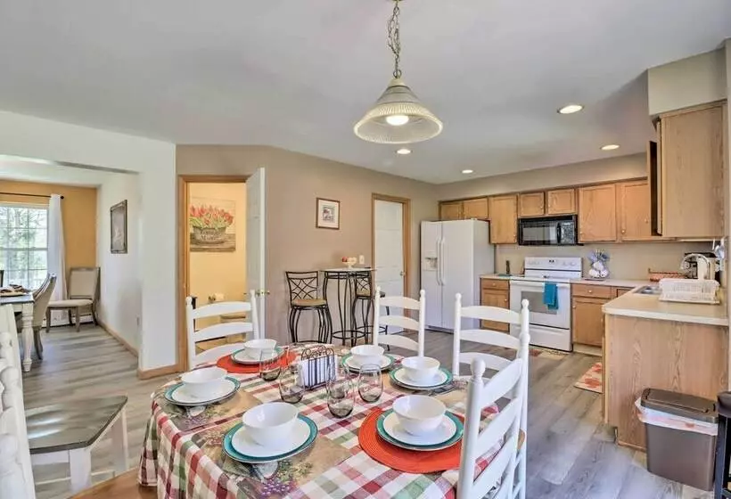 Colonial House In Quiet Area Near Camelback Resort