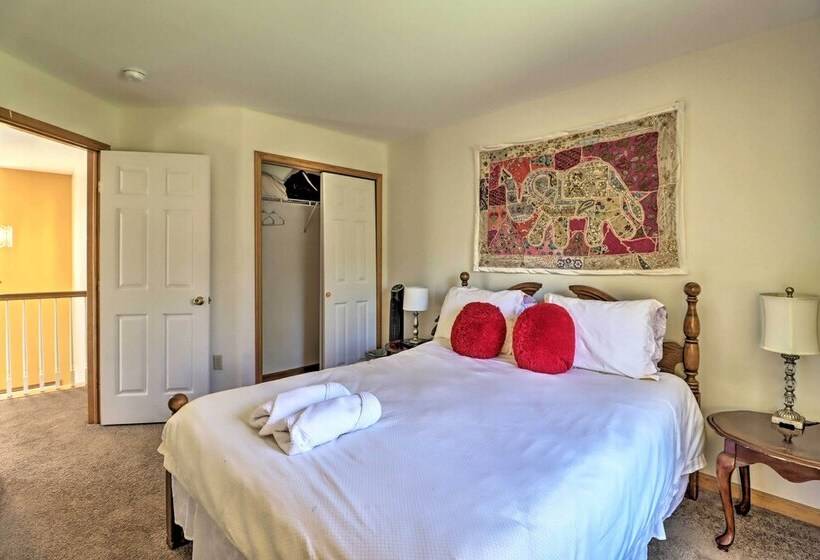 Colonial House In Quiet Area Near Camelback Resort