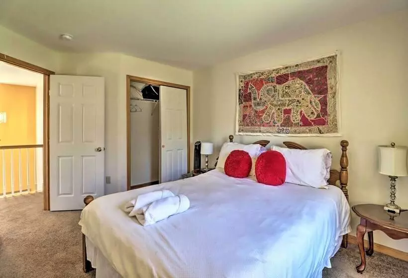 Colonial House In Quiet Area Near Camelback Resort