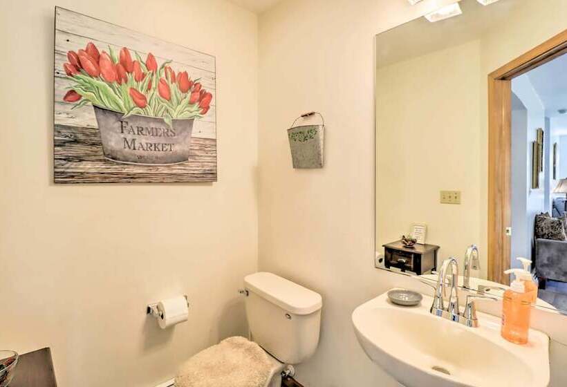 Colonial House In Quiet Area Near Camelback Resort