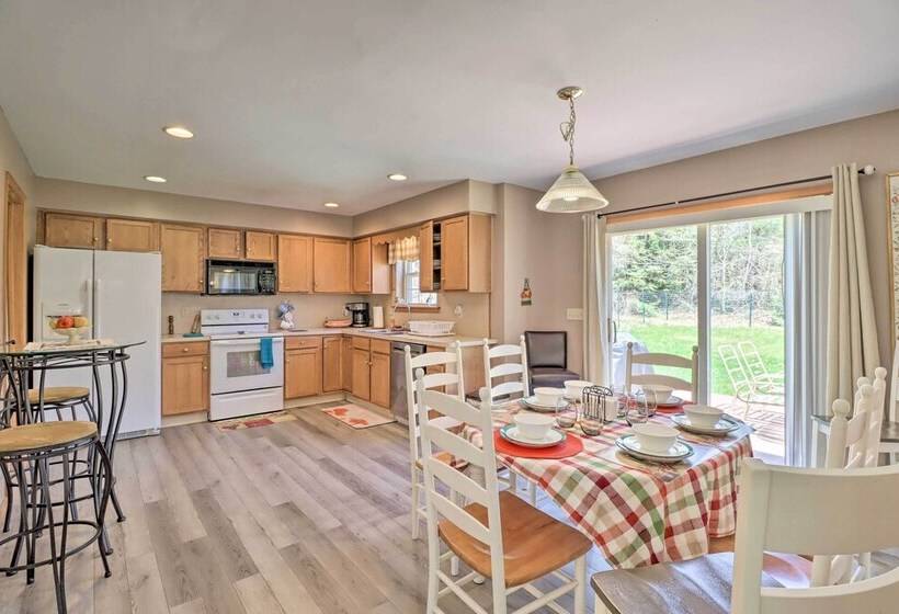 Colonial House In Quiet Area Near Camelback Resort