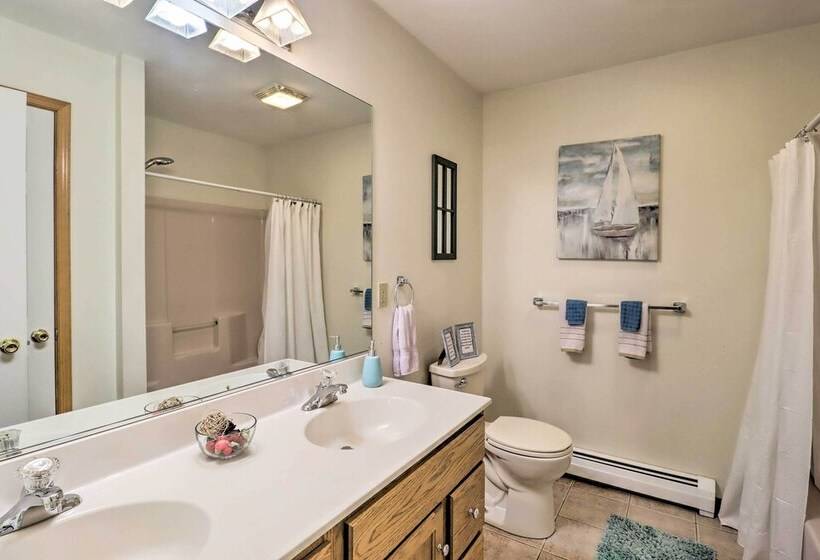 Colonial House In Quiet Area Near Camelback Resort