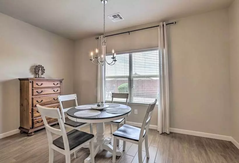 Delightful Family Friendly House W/ Fire Pit!