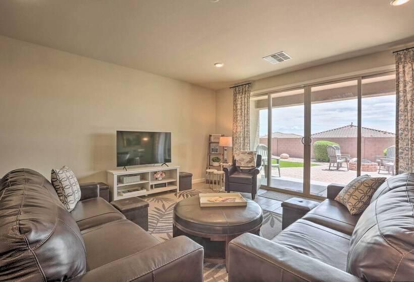 Delightful Family Friendly House W/ Fire Pit!