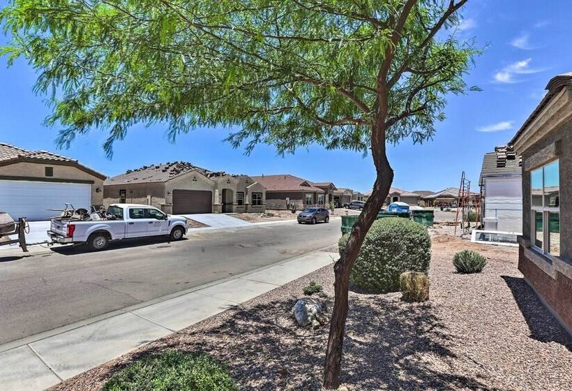 Delightful Family Friendly House W/ Fire Pit!