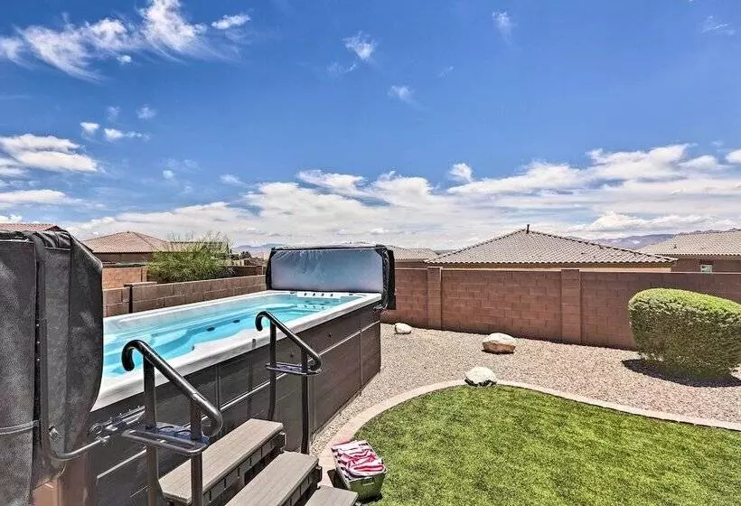 Delightful Family Friendly House W/ Fire Pit!
