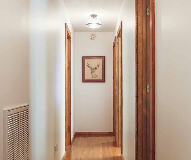 Family Home W/ Porch & Center Hill Lake Views!