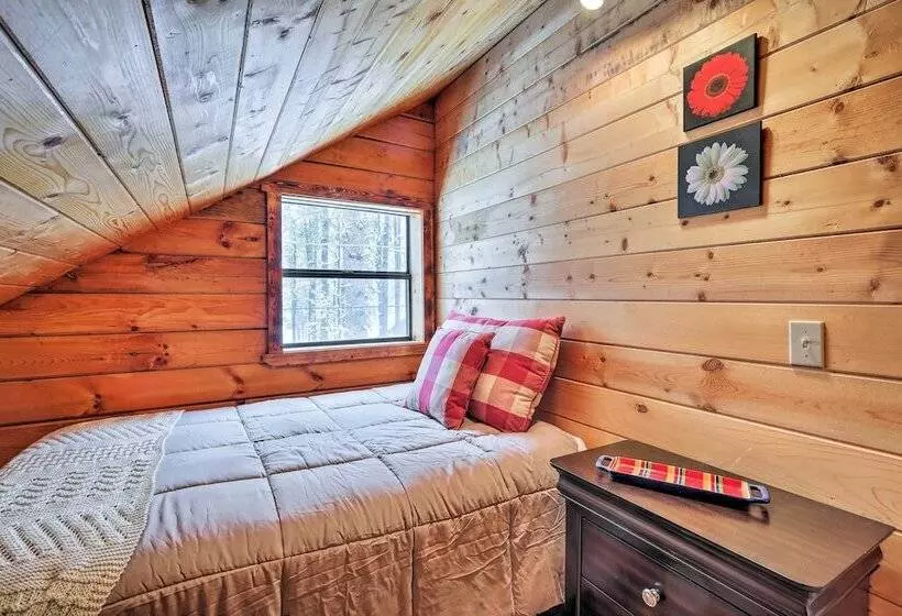 Fully Remodeled Munds Park Cabin: Deck & Fireplace