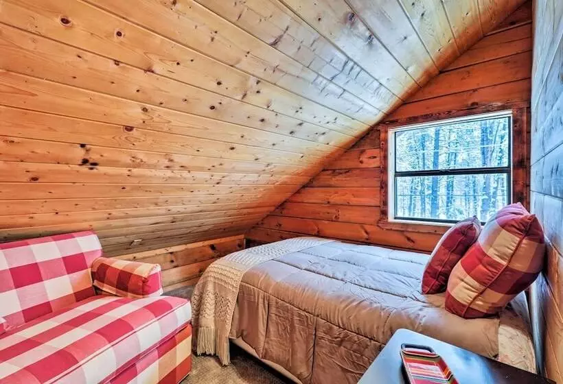 Fully Remodeled Munds Park Cabin: Deck & Fireplace