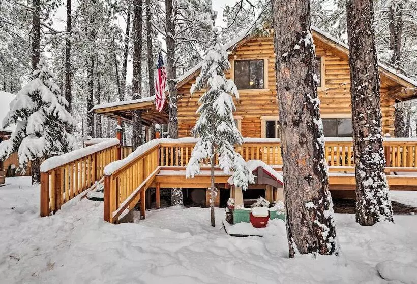 Fully Remodeled Munds Park Cabin: Deck & Fireplace