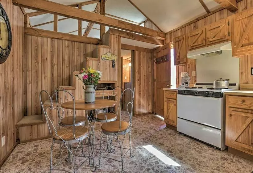 Highland Haven: Cabin On Working Cattle Farm!