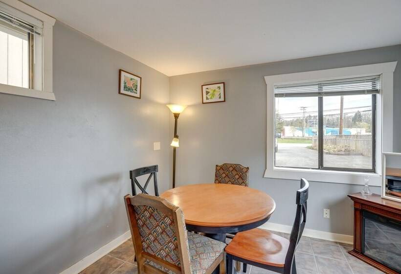 Hilltop Hideout W/ Sweeping Birch Bay Views