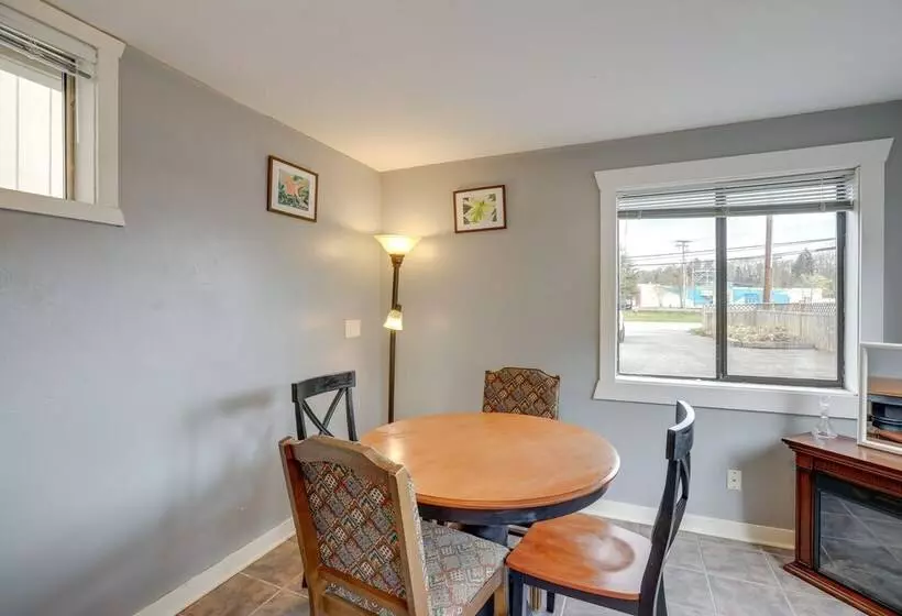 Hilltop Hideout W/ Sweeping Birch Bay Views