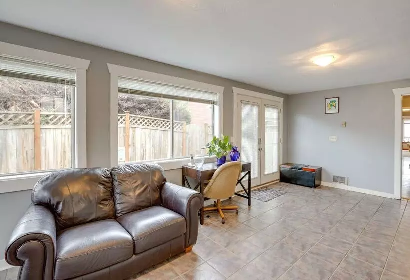 Hilltop Hideout W/ Sweeping Birch Bay Views