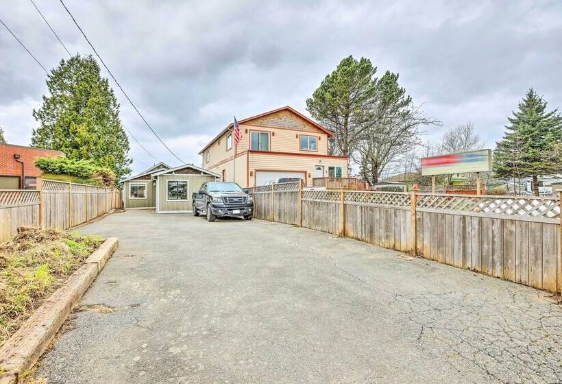 Hilltop Hideout W/ Sweeping Birch Bay Views