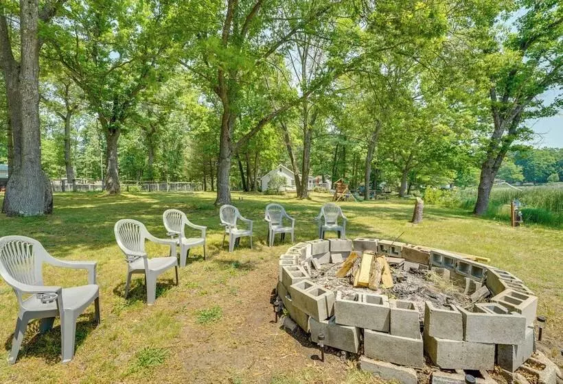 Lakefront Brohman Retreat W/ Dock & Fire Pit!