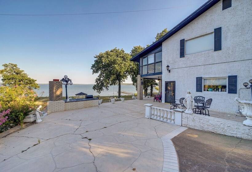 Lakefront Eufaula Escape W/ Dock + Private Beach!