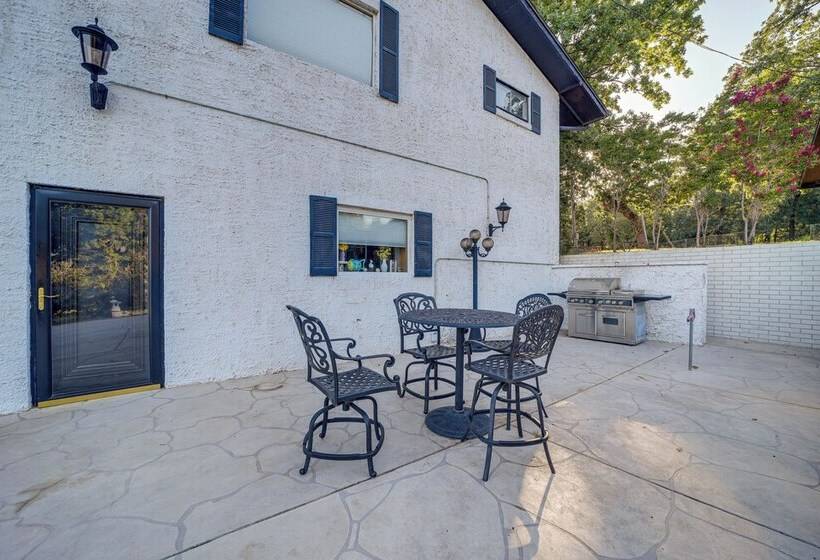 Lakefront Eufaula Escape W/ Dock + Private Beach!