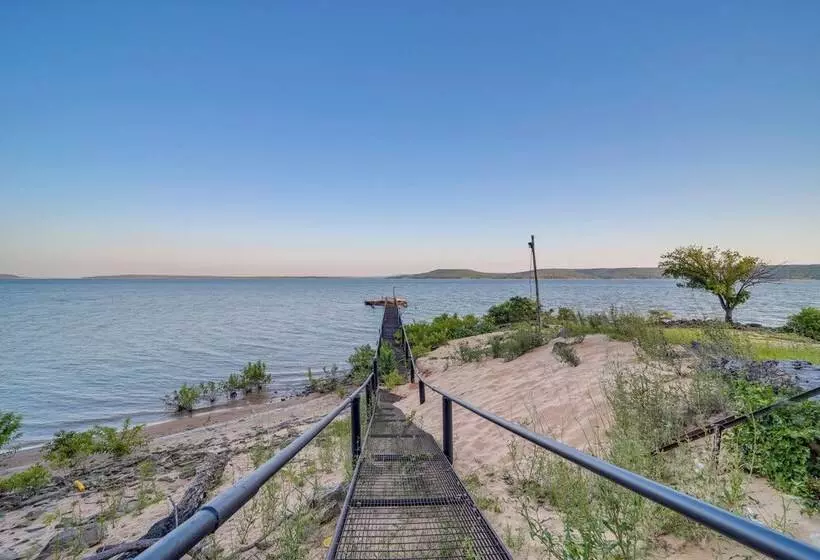 Lakefront Eufaula Escape W/ Dock + Private Beach!