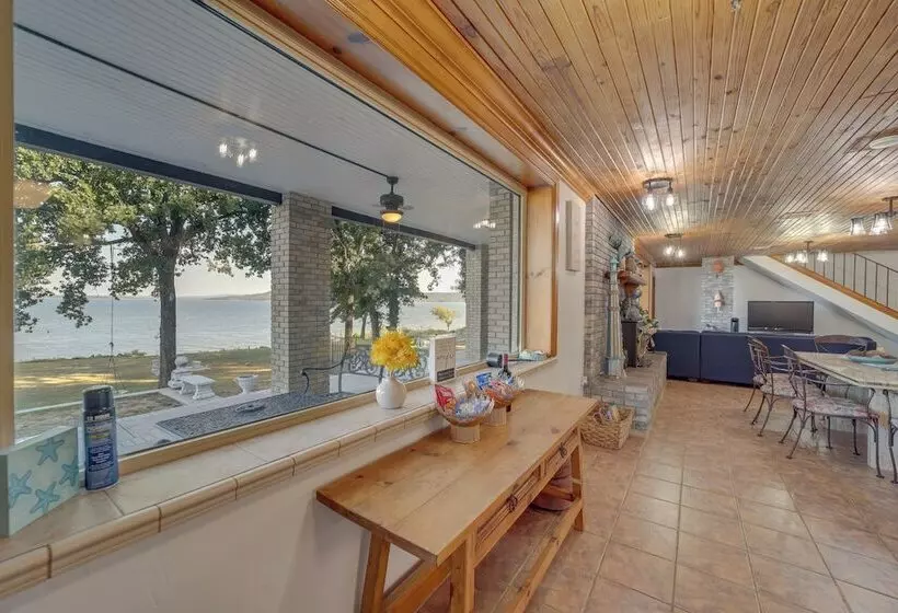 Lakefront Eufaula Escape W/ Dock + Private Beach!