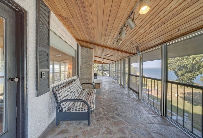 Lakefront Eufaula Escape W/ Dock + Private Beach!