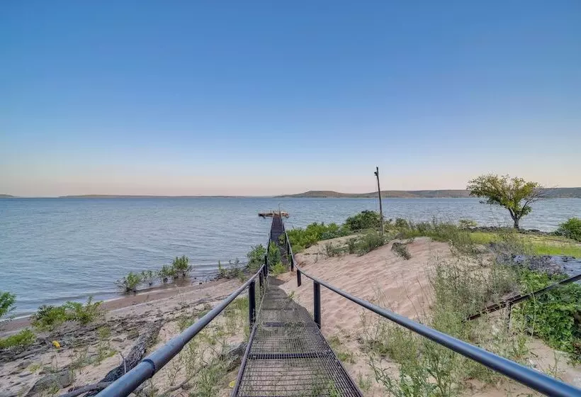 Lakefront Eufaula Escape W/ Dock + Private Beach!