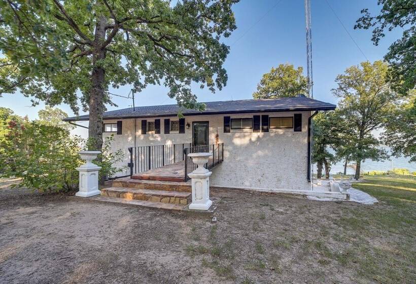 Lakefront Eufaula Escape W/ Dock + Private Beach!