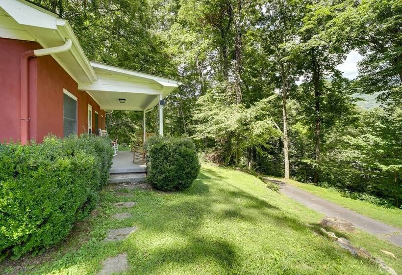 Maggie Valley Cottage Near Festival Grounds!