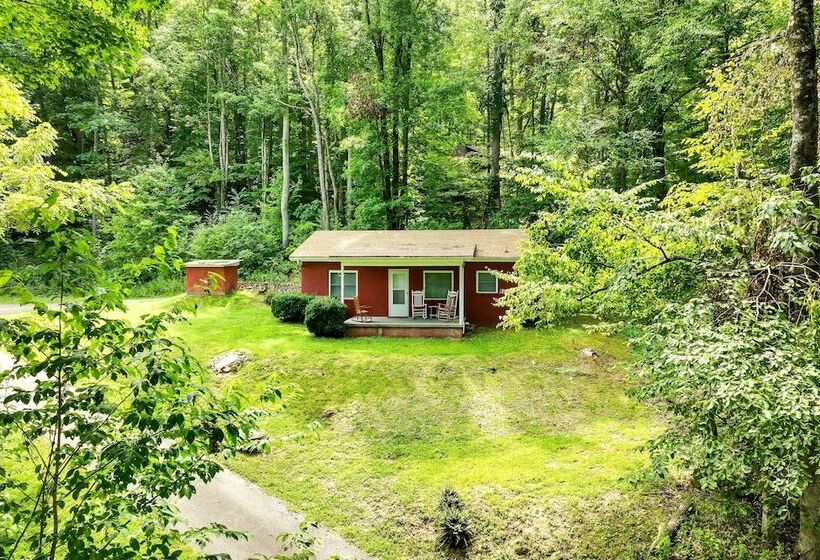 Maggie Valley Cottage Near Festival Grounds!