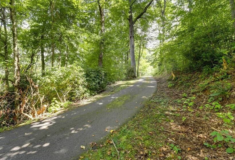 Maggie Valley Cottage Near Festival Grounds!