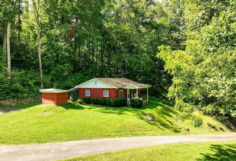 Maggie Valley Cottage Near Festival Grounds!