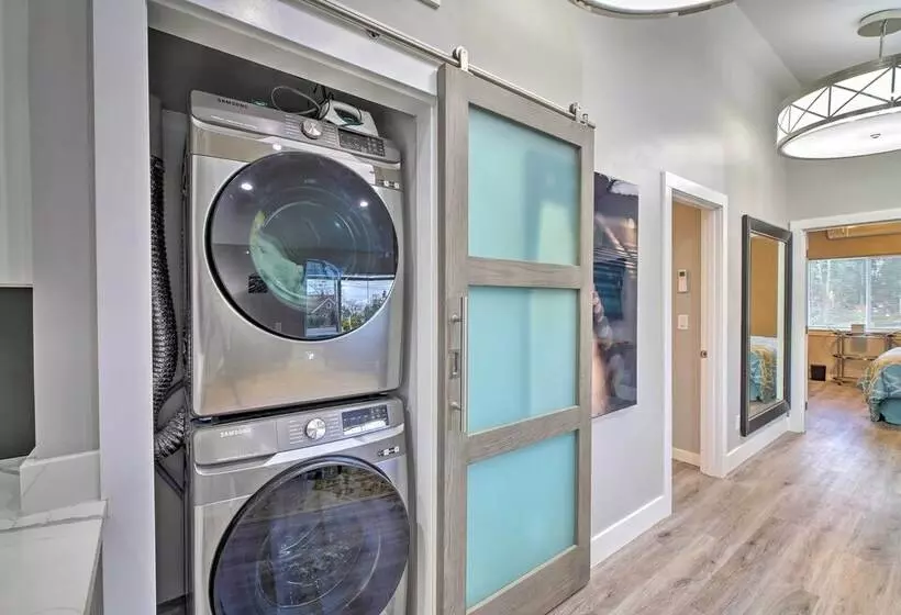 Modern Edgewood Home Near Tacoma W/ Deck!