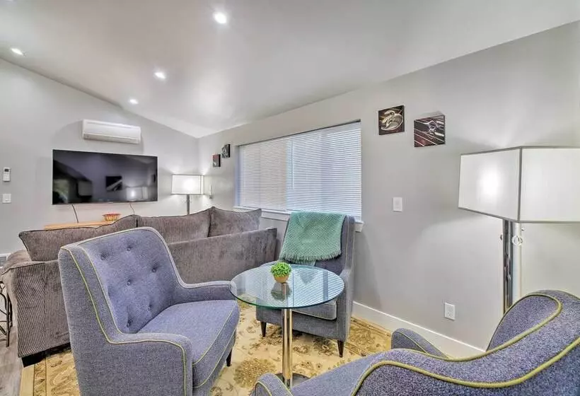 Modern Edgewood Home Near Tacoma W/ Deck!