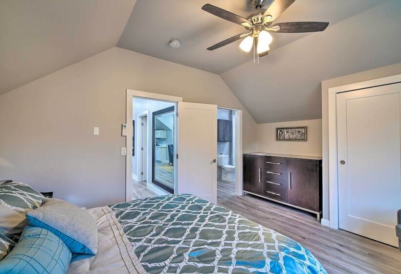 Modern Edgewood Home Near Tacoma W/ Deck!