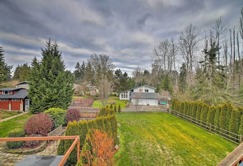 Modern Edgewood Home Near Tacoma W/ Deck!