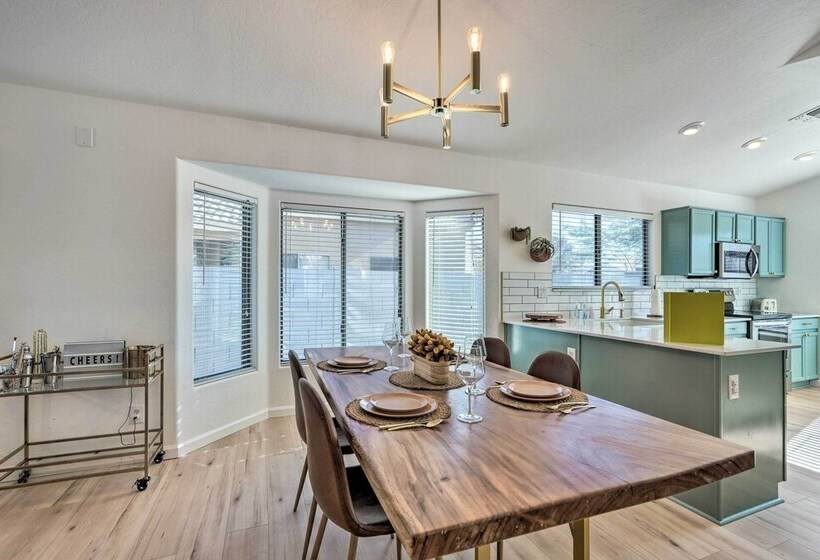 Modern Home W/ Putting Green, 2 Mi To Golfing