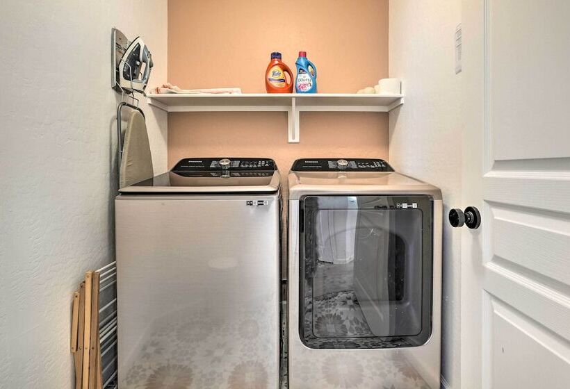 Modern Home W/ Putting Green, 2 Mi To Golfing