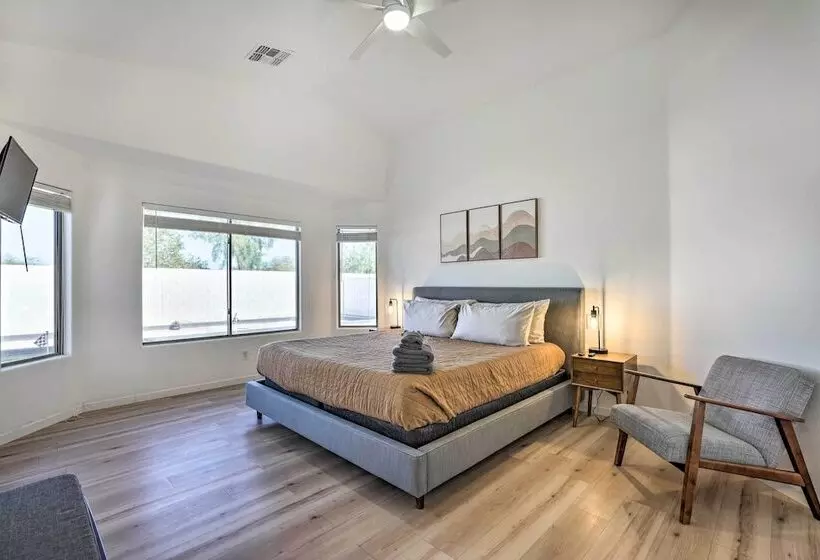 Modern Home W/ Putting Green, 2 Mi To Golfing