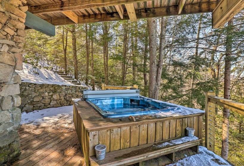 Modern Mtn Retreat W/ Hot Tub & Stellar Views!