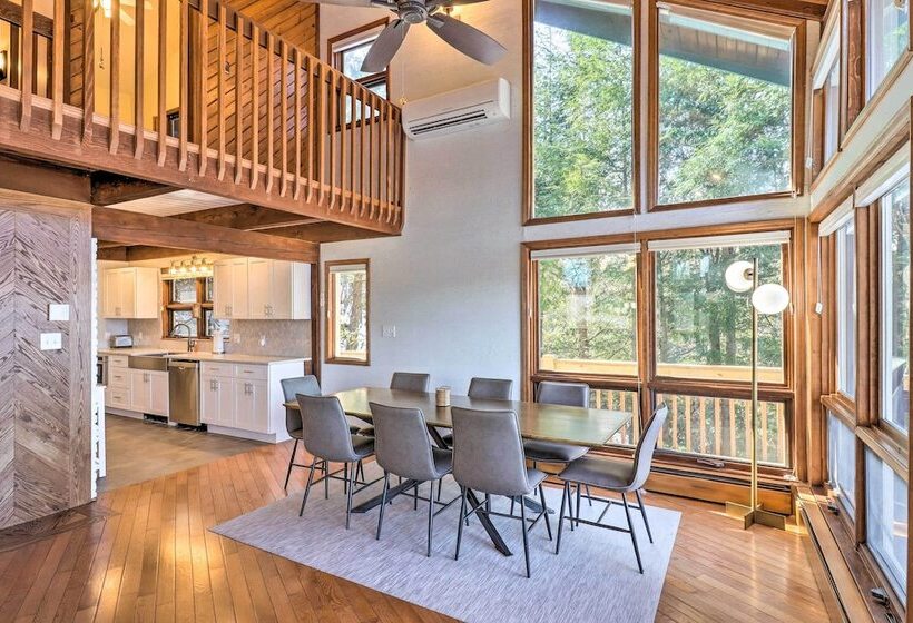 Modern Mtn Retreat W/ Hot Tub & Stellar Views!