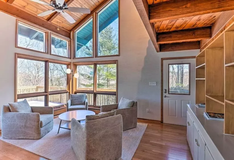 Modern Mtn Retreat W/ Hot Tub & Stellar Views!
